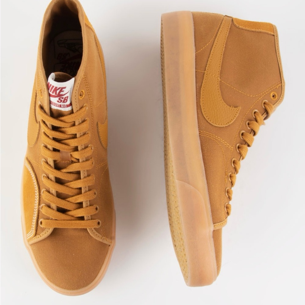 NIKE BLAZE